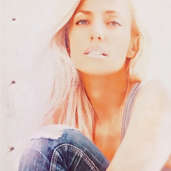 BRAND NEW 🌹April Rose’s🌹 “MY FAVORITE PICKS” MYSTERY BOX - Picture 3 of 3